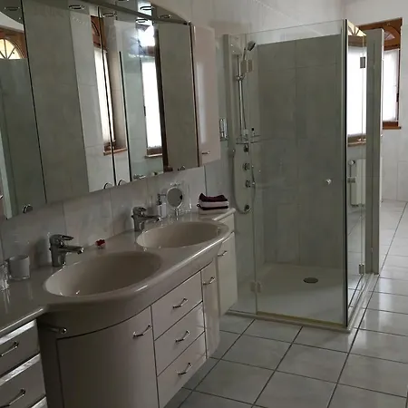 Apartment Ferienzimmer In Idyllischem Weinort
