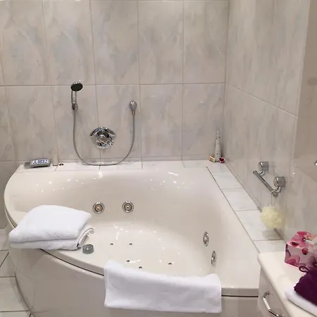Apartment Ferienzimmer In Idyllischem Weinort *